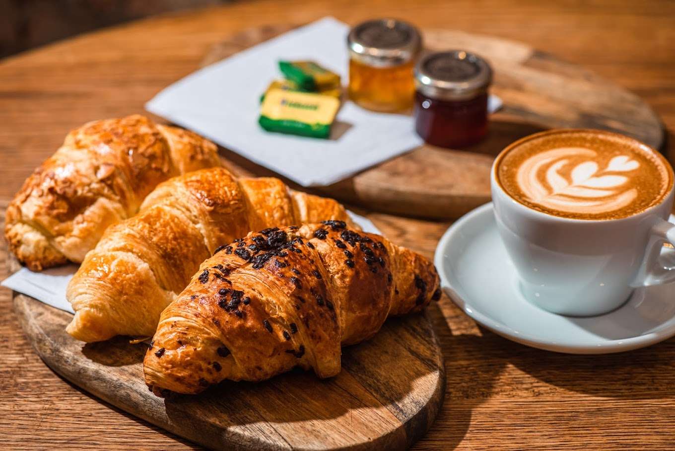 A coffee being made at Lush Coffee